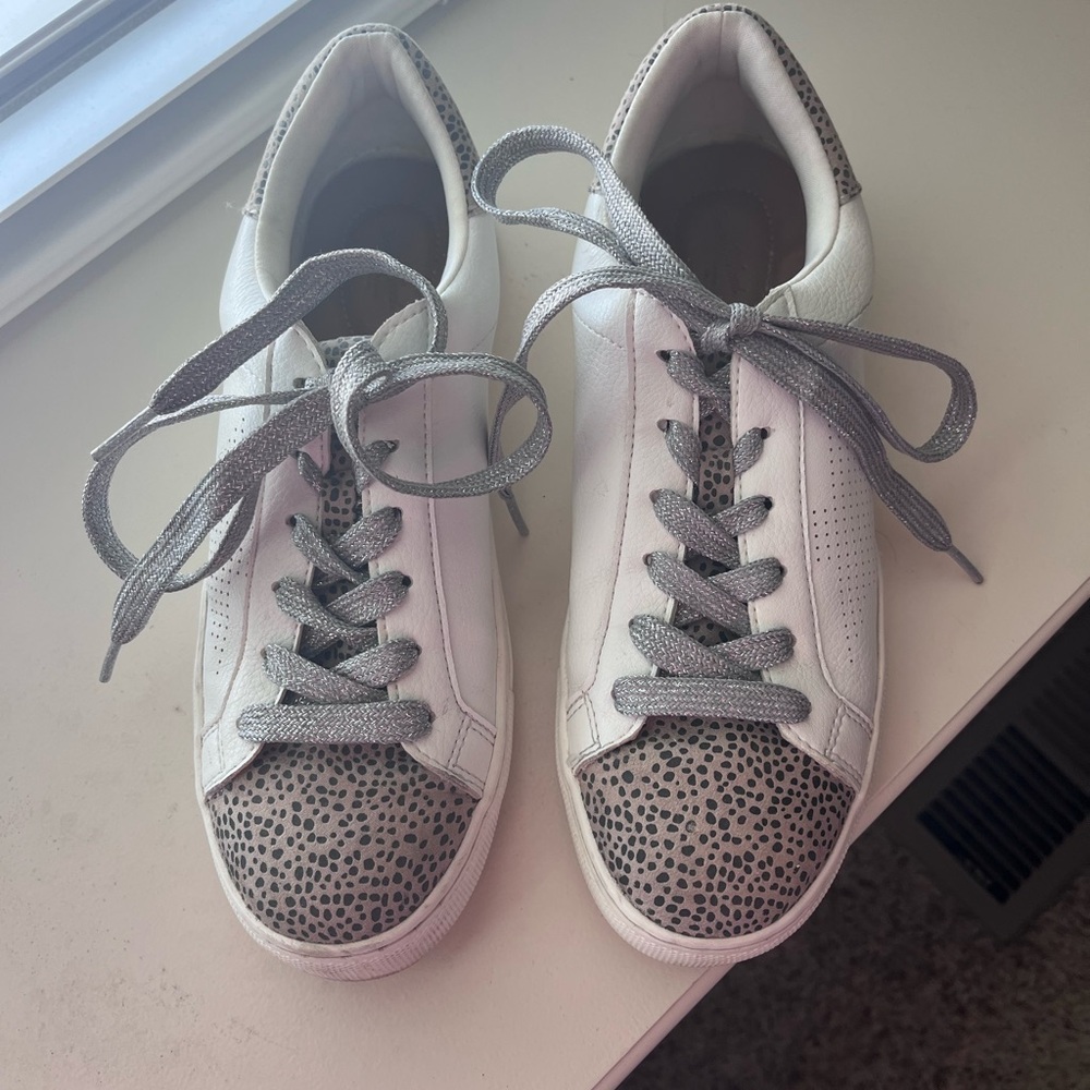 Universal Thread white sneakers/animal print/silver lace Size 9